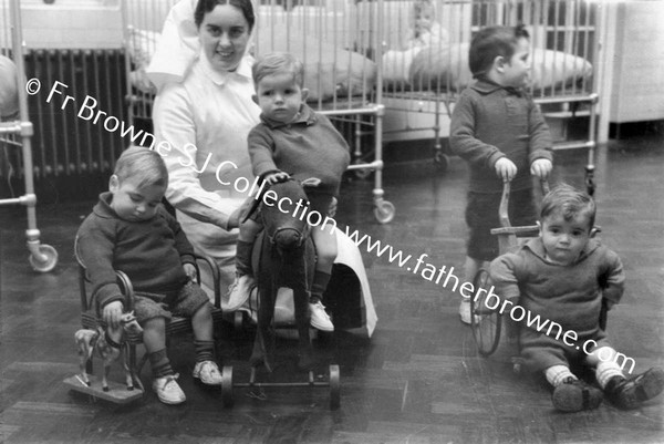 CAPPAGH HOSPITAL CHILDREN WITH TOYS FROM MT JULIET (MAJOR D.MCCALMONT)